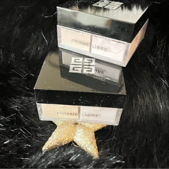 Prisme Libre Radiance Loose Powders - Picture 1 of 6